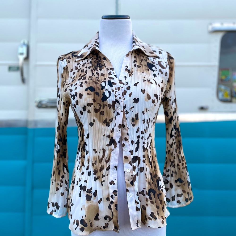Vintage Y2K S.L.B. Retro Leopard Print Crinkle Buttonup Bell Sleeves Size Medium